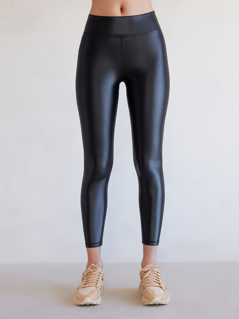 Regular Rise 7/8 Legging in Takara Shine - Black